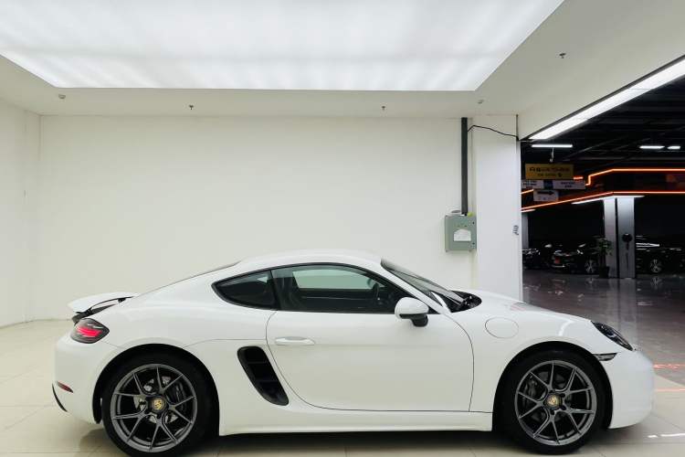 Used Porsche 718 2020 Cayman 2.0T Exterior 3