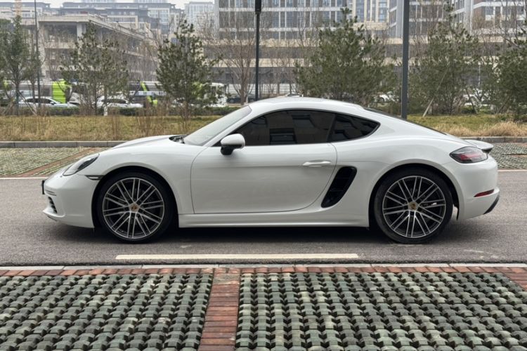 Used Porsche 718 2020 Cayman 2.0T Exterior 3
