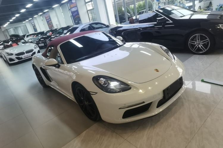 Used Porsche 718 2020 Boxster 2.0T Front Right 45 Deg