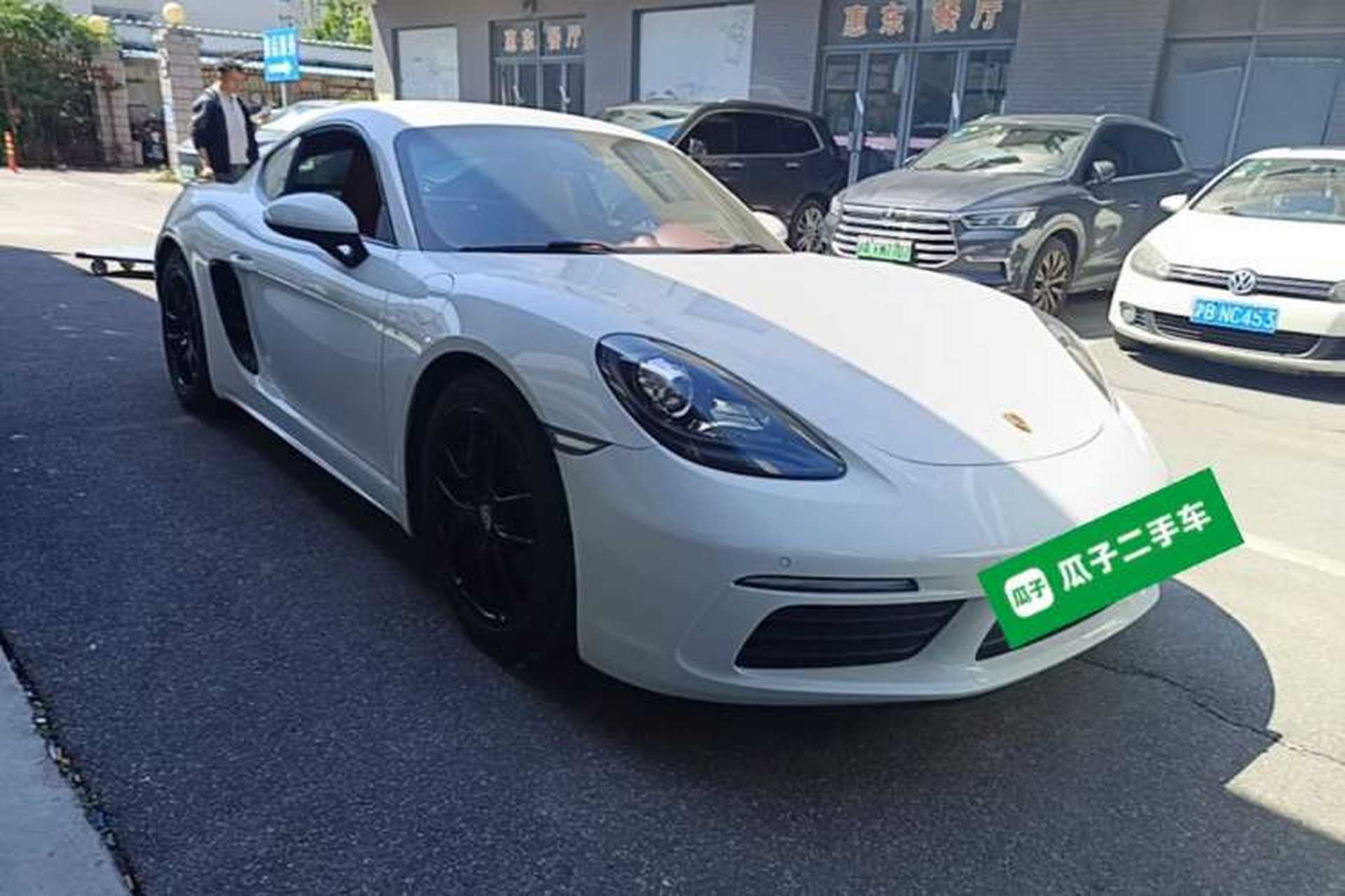 Used Porsche 718 2020 Cayman 2.0T Front Right 45 Deg