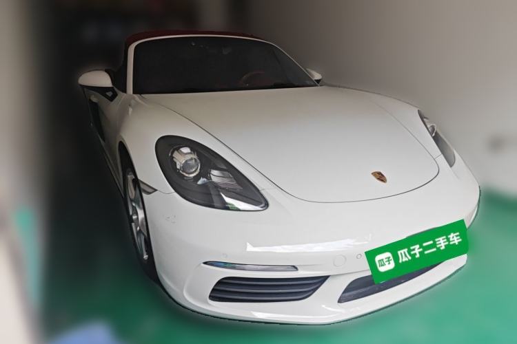 Used Porsche 718 2020 Boxster 2.0T Front Right 45 Deg