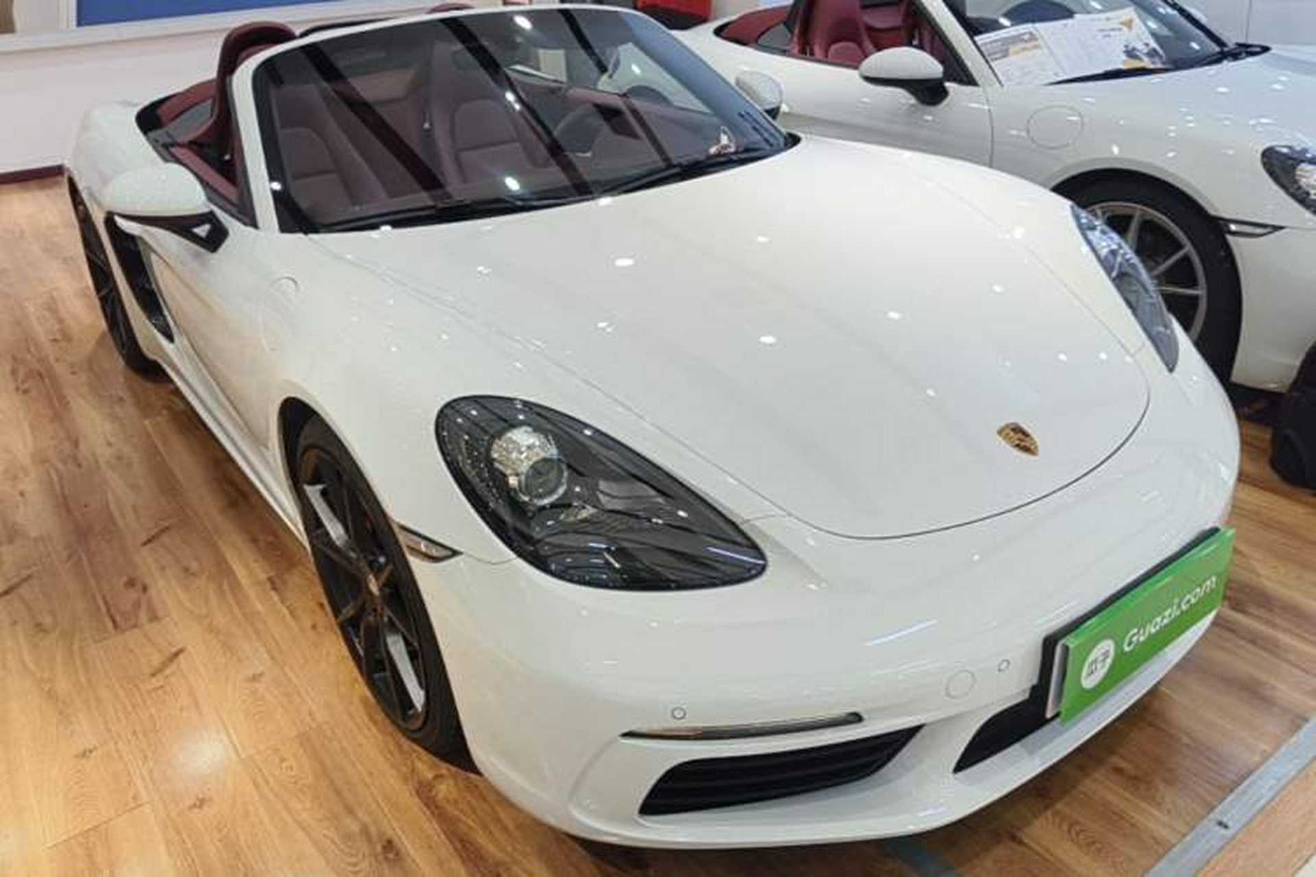 Used Porsche 718 2020 Boxster 2.0T Front Right 45 Deg