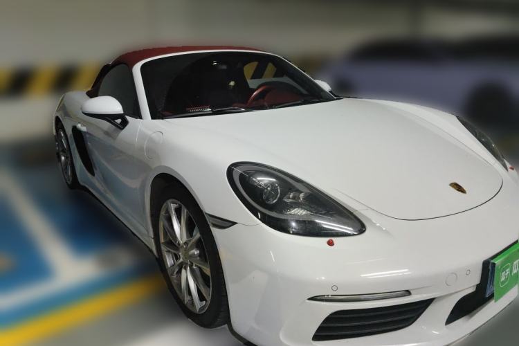 Used Porsche 718 2020 Boxster 2.0T Front Right 45 Deg