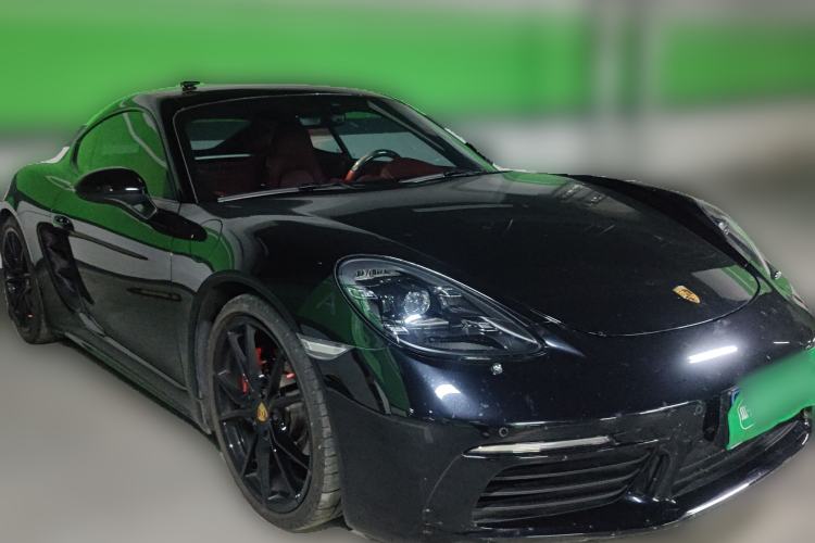 Used Porsche 718 2020 Cayman 2.0T Front Right 45 Deg