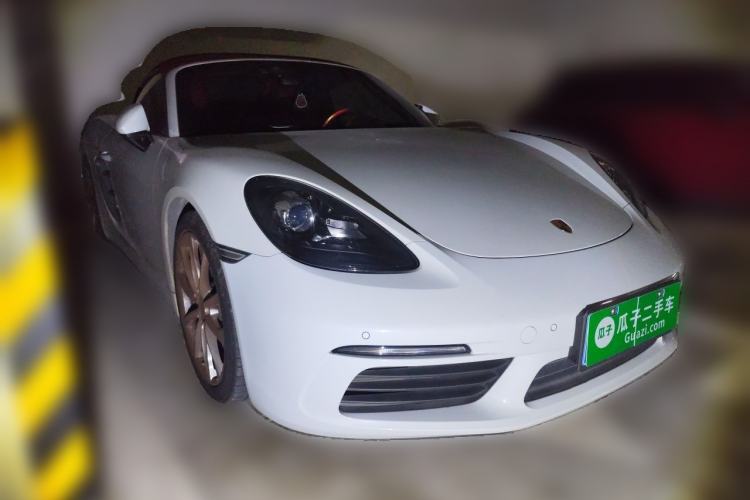 Used Porsche 718 2020 Boxster 2.0T Front Right 45 Deg