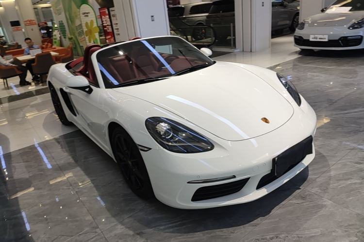 Used Porsche 718 2020 Boxster 2.0T Front Right 45 Deg