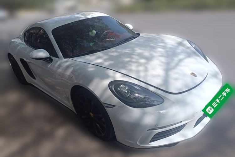 Used Porsche 718 2020 Cayman 2.0T Front Right 45 Deg