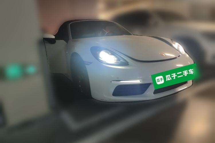 Used Porsche 718 2020 Boxster 2.0T Front Right 45 Deg