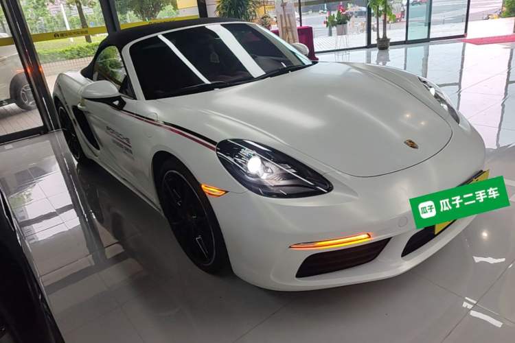 Used Porsche 718 2020 Boxster 2.0T Front Right 45 Deg