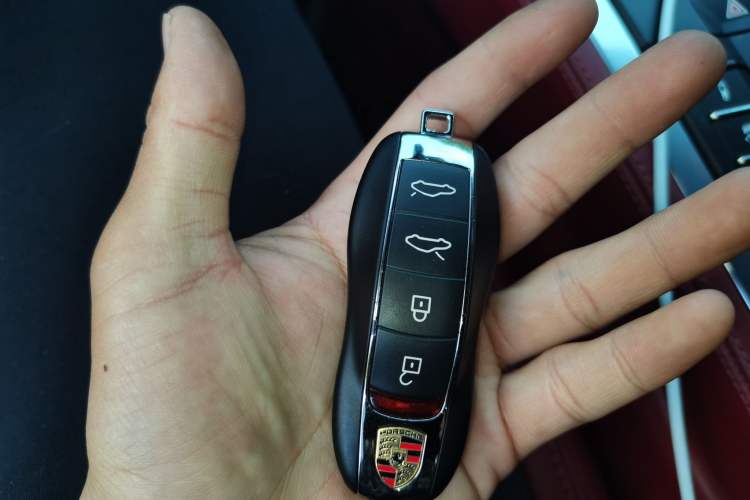 Used Porsche 718 2020 Cayman 2.0T Interior 1