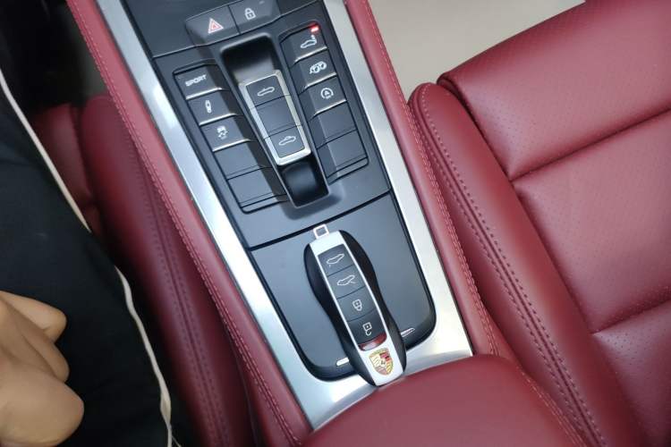 Used Porsche 718 2020 Boxster 2.0T Interior 1