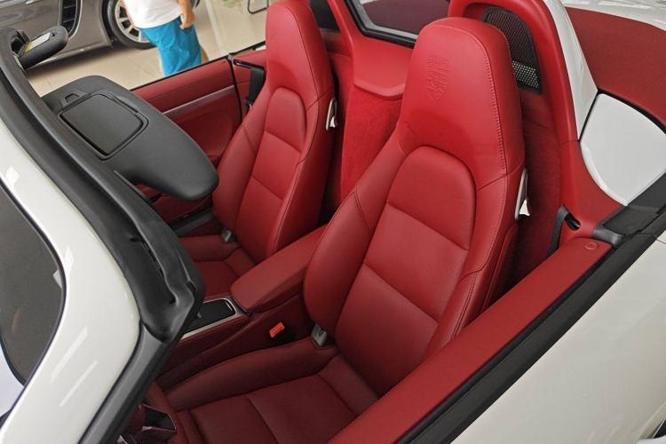 Used Porsche 718 2020 Boxster 2.0T Interior 2