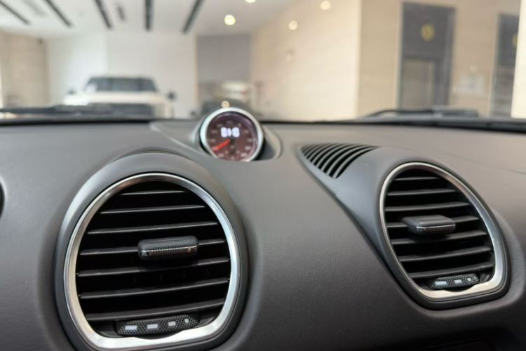 Used Porsche 718 2020 Boxster 2.0T Interior 2