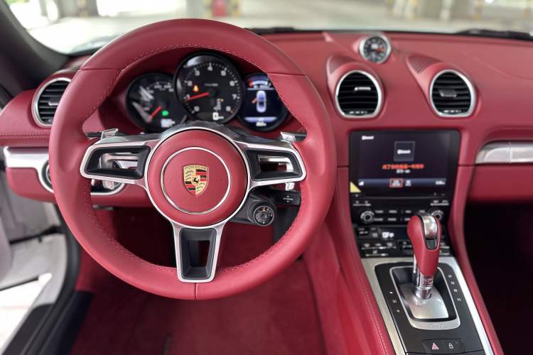 Used Porsche 718 2020 Boxster 2.0T Interior 2