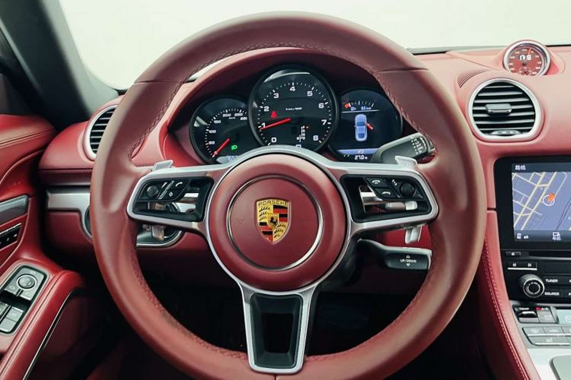 Used Porsche 718 2020 Cayman 2.0T Interior 2