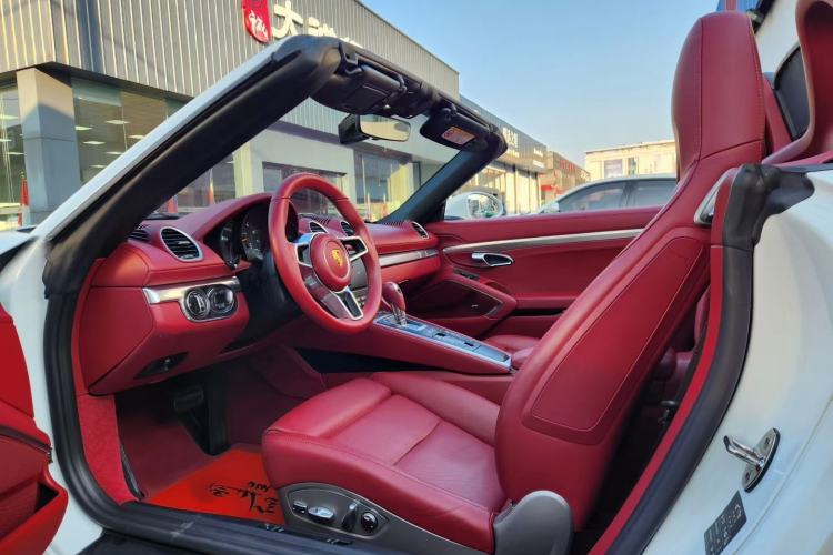 Used Porsche 718 2020 Boxster 2.0T Interior 2
