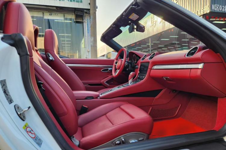 Used Porsche 718 2020 Boxster 2.0T Interior 3