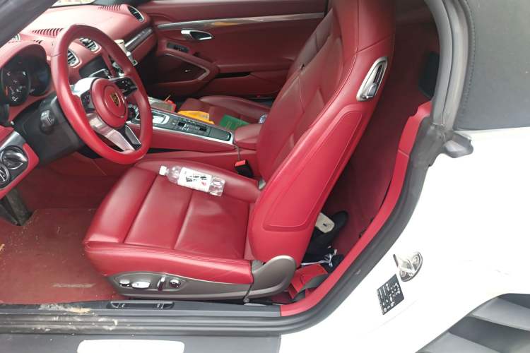 Used Porsche 718 2020 Boxster 2.0T Interior 4