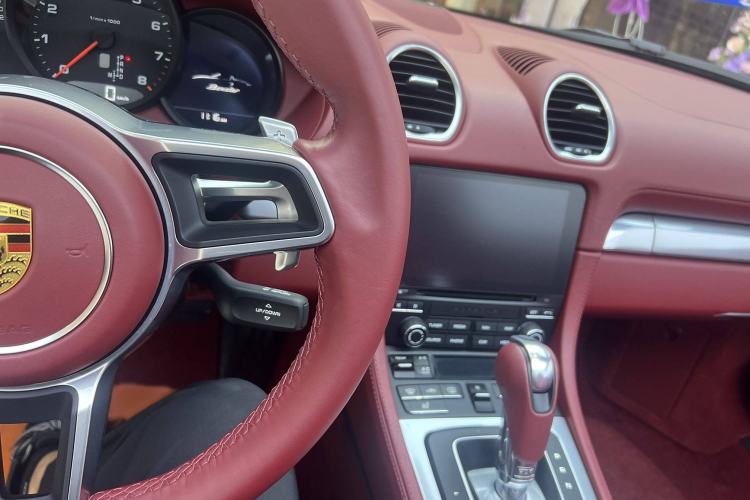 Used Porsche 718 2020 Boxster 2.0T Interior 4