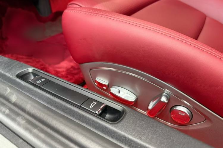 Used Porsche 718 2020 Boxster 2.0T Interior 5