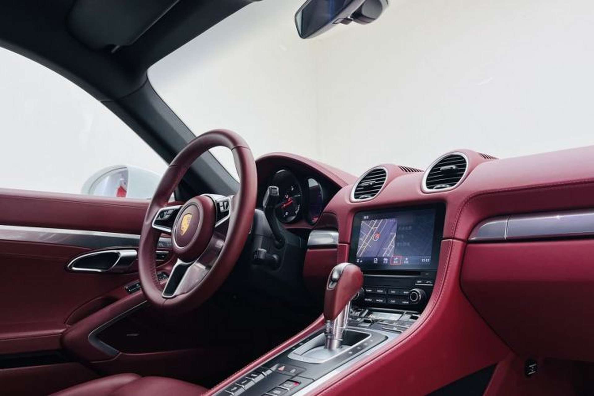 Used Porsche 718 2020 Cayman 2.0T Interior 5