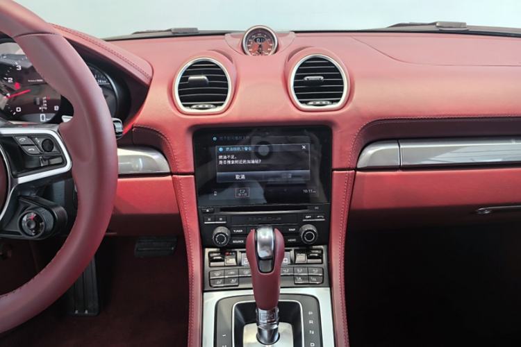 Used Porsche 718 2020 Cayman 2.0T Interior 6
