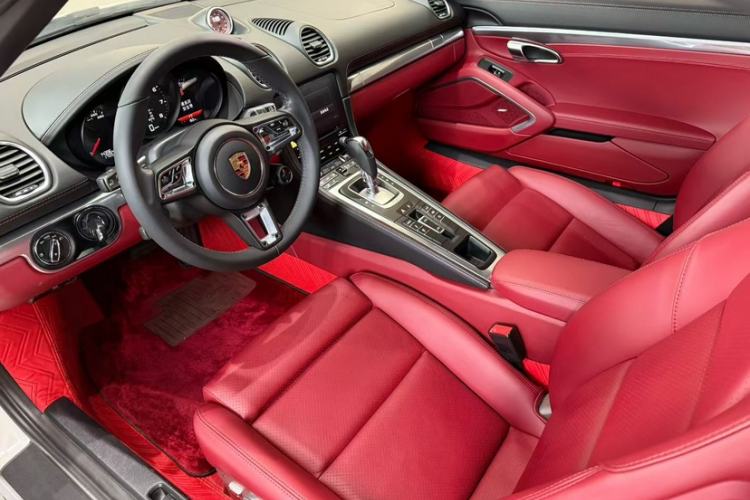 Used Porsche 718 2020 Boxster 2.0T Interior 6