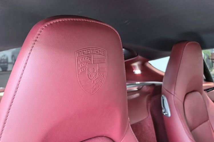Used Porsche 718 2020 Cayman 2.0T Interior 7