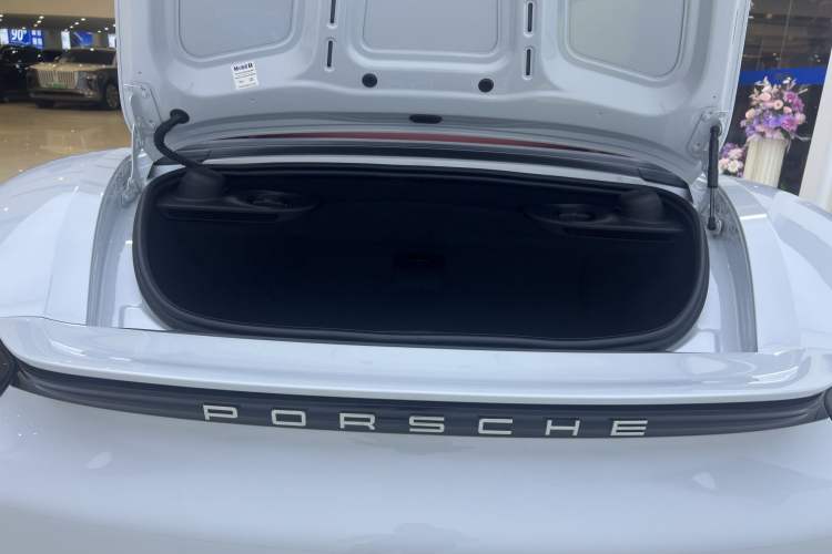 Used Porsche 718 2020 Boxster 2.0T Interior 8