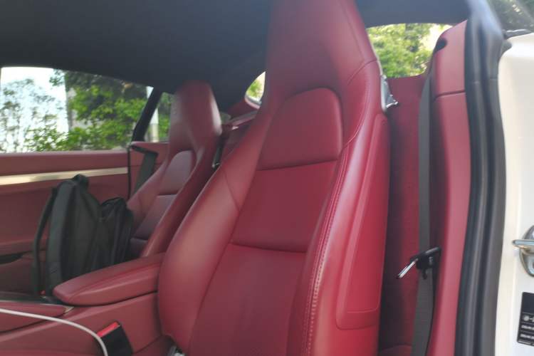 Used Porsche 718 2020 Cayman 2.0T Left Front Seat