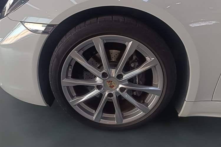 Used Porsche 718 2020 Boxster 2.0T Left Front Wheel Hub