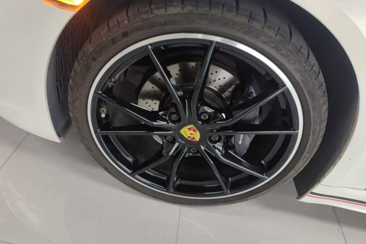 Used Porsche 718 2020 Boxster 2.0T Left Front Wheel Hub