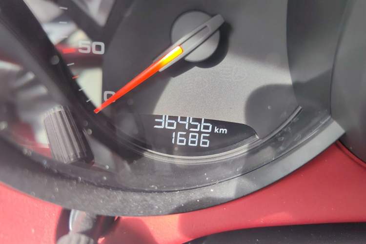 Used Porsche 718 2020 Boxster 2.0T Odometer Close Up