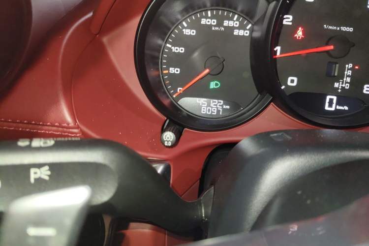 Used Porsche 718 2020 Boxster 2.0T Odometer Close Up