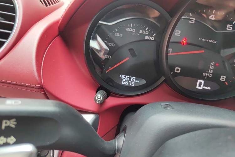 Used Porsche 718 2020 Cayman 2.0T Odometer Close Up