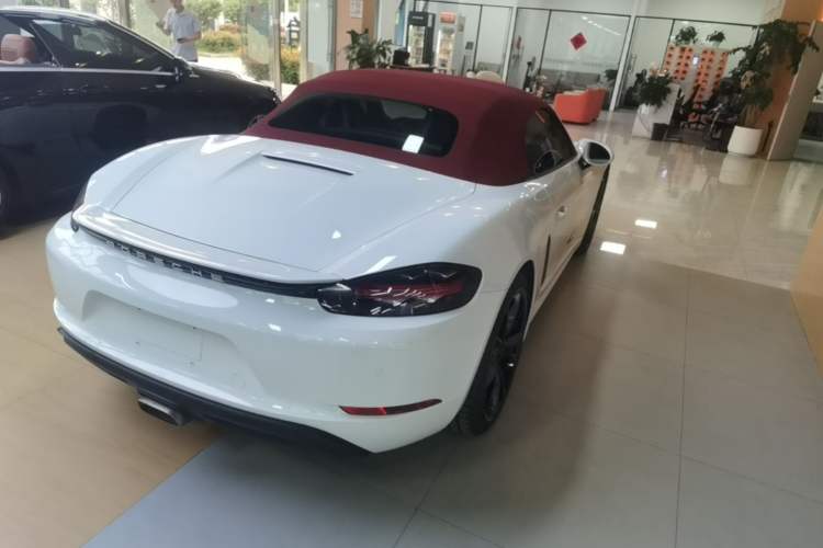 Used Porsche 718 2020 Boxster 2.0T Rear Right 45 Deg
