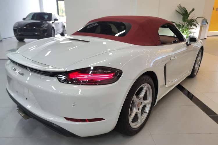 Used Porsche 718 2020 Boxster 2.0T Rear Right 45 Deg