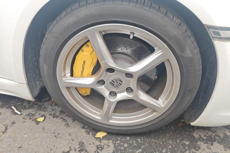 Used Porsche 718 2020 Boxster 2.0T Right Front Wheel Hub