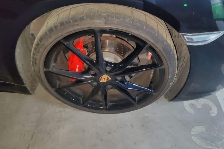 Used Porsche 718 2020 Cayman 2.0T Right Front Wheel Hub