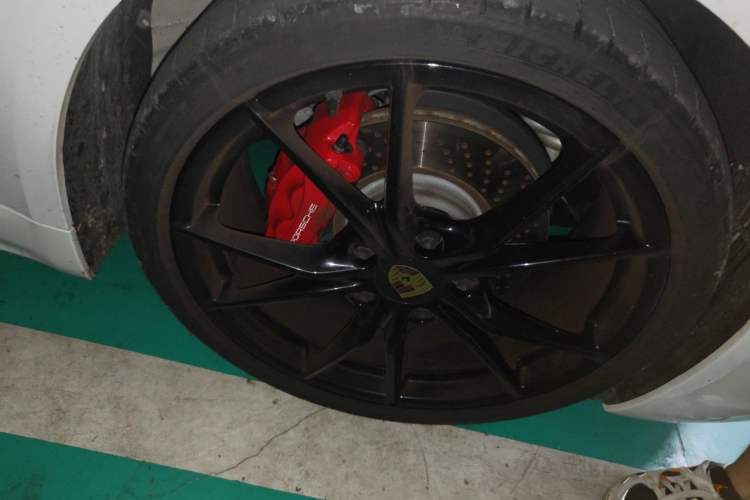 Used Porsche 718 2020 Boxster 2.0T Right Front Wheel Hub