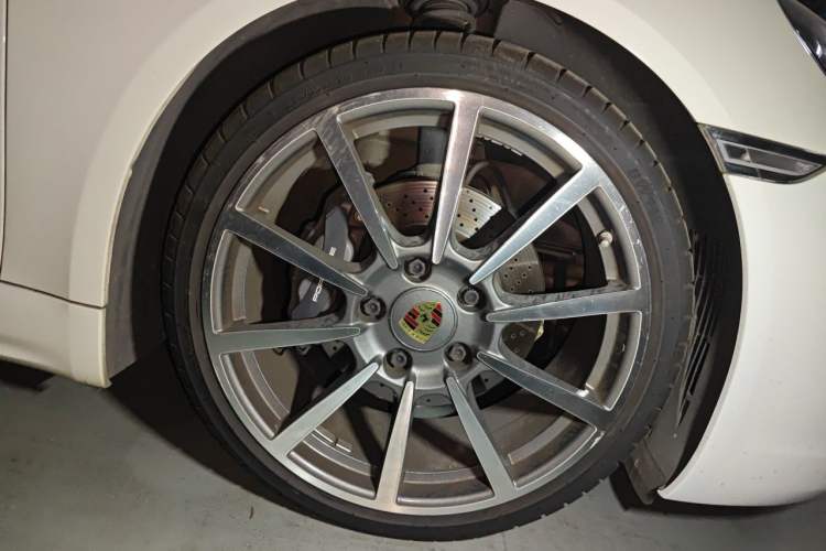 Used Porsche 718 2020 Cayman 2.0T Right Front Wheel Hub