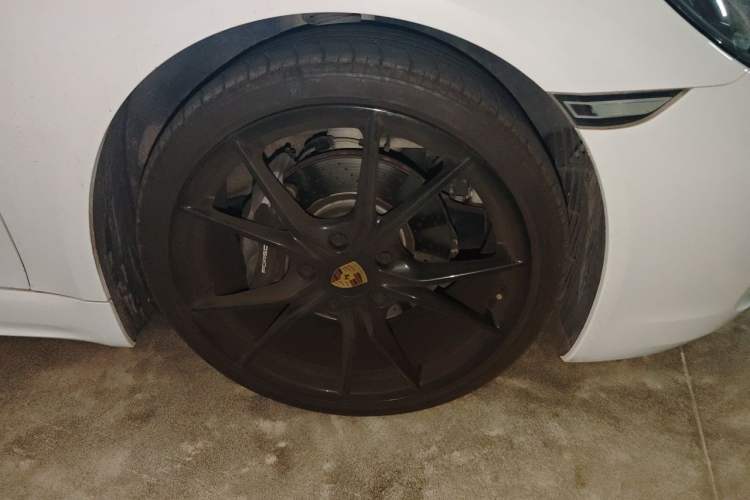 Used Porsche 718 2020 Boxster 2.0T Right Front Wheel Hub