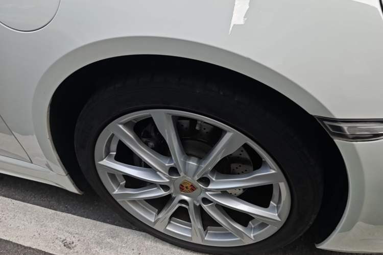 Used Porsche 718 2020 Boxster 2.0T Right Front Wheel Hub