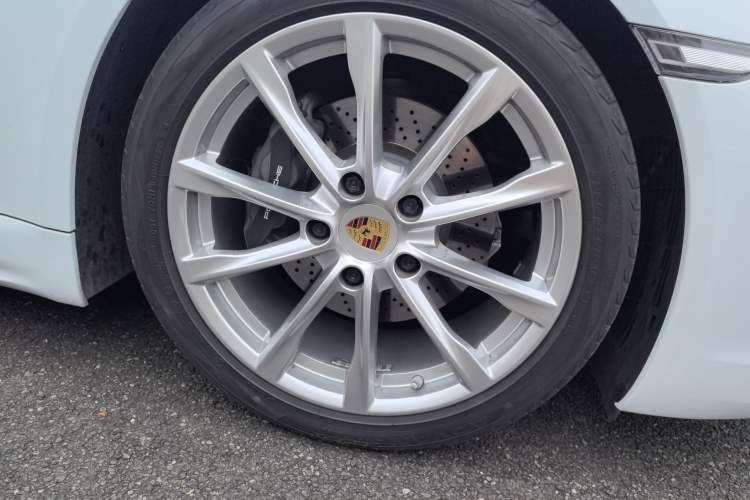 Used Porsche 718 2020 Cayman 2.0T Right Front Wheel Hub