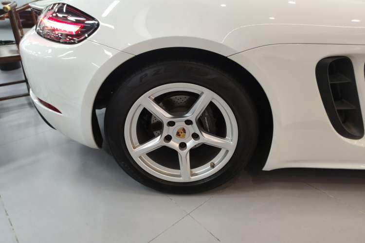 Used Porsche 718 2020 Boxster 2.0T Right Rear Wheel Hub
