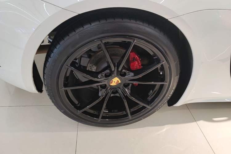 Used Porsche 718 2020 Cayman 2.0T Right Rear Wheel Hub