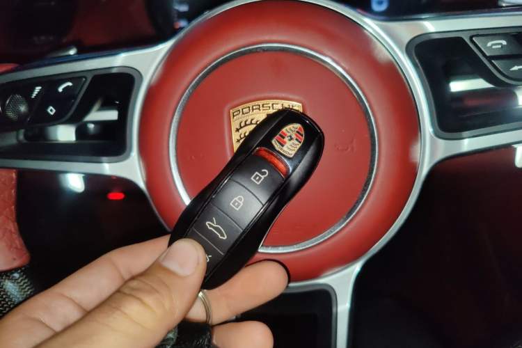 Used Porsche 718 2020 Cayman 2.0T Vehicle Key