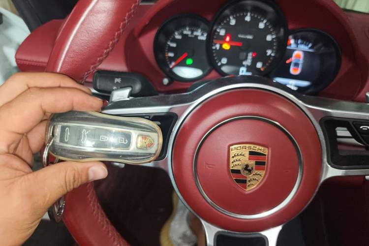 Used Porsche 718 2020 Boxster 2.0T Vehicle Key