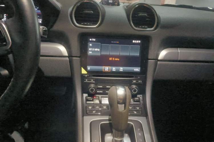 Used Porsche 718 2020 Cayman 2.0T Audio And AC Panel