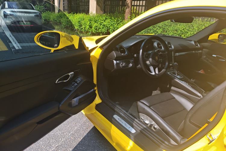 Used Porsche 718 2020 Cayman 2.0T Driver Seat